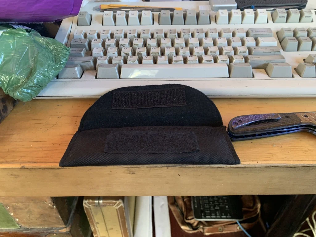 alankritzman-handcrafted-knife-pouch.webp