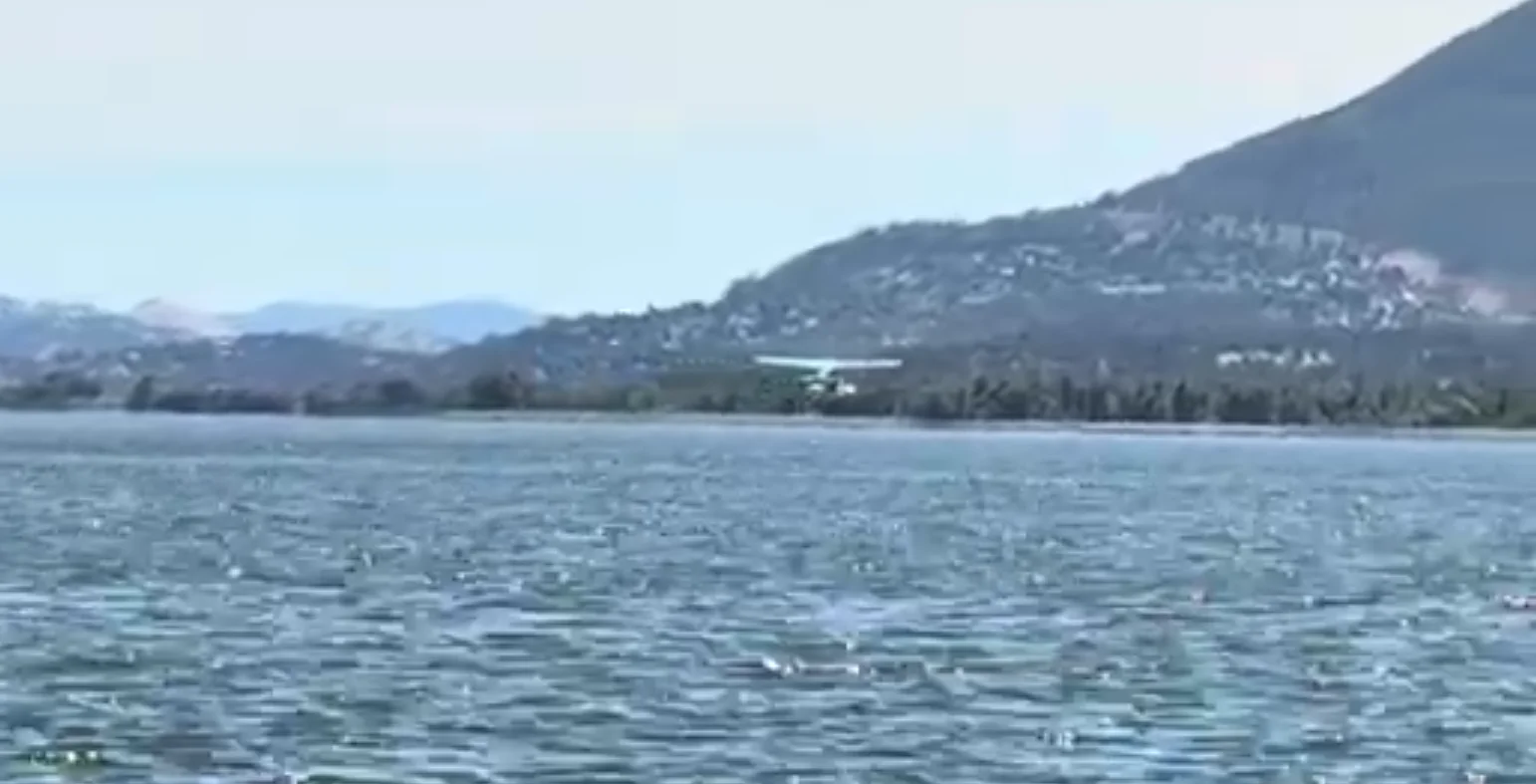 1949-cessna-takeoff-splash-in.webp